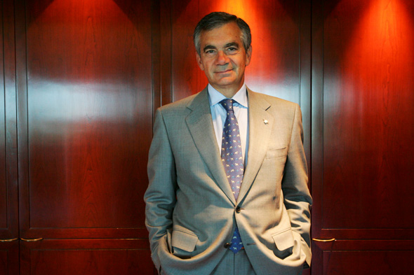 CEO Manulife headshot