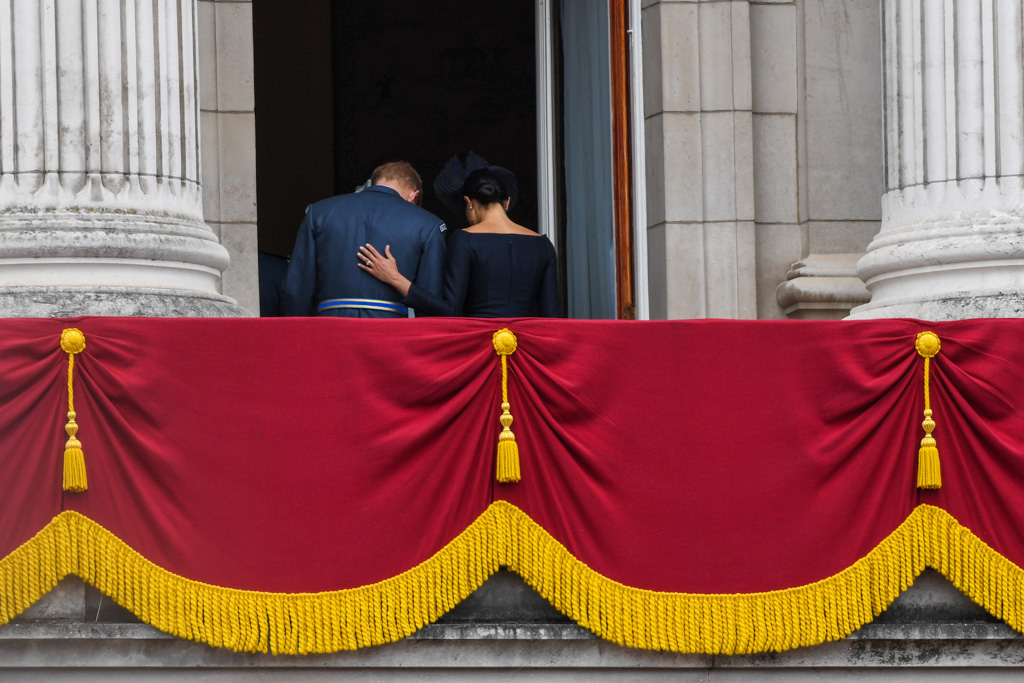Duke and Dutches of Sussex on balcony at Buckingham palacen London, England