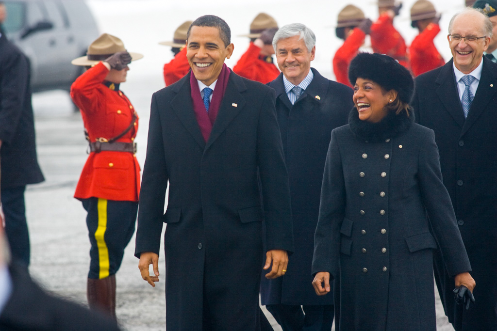 Obama arrives in Ottawa